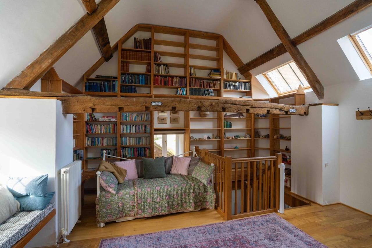 The Old Library Villa Castle Combe Exterior photo